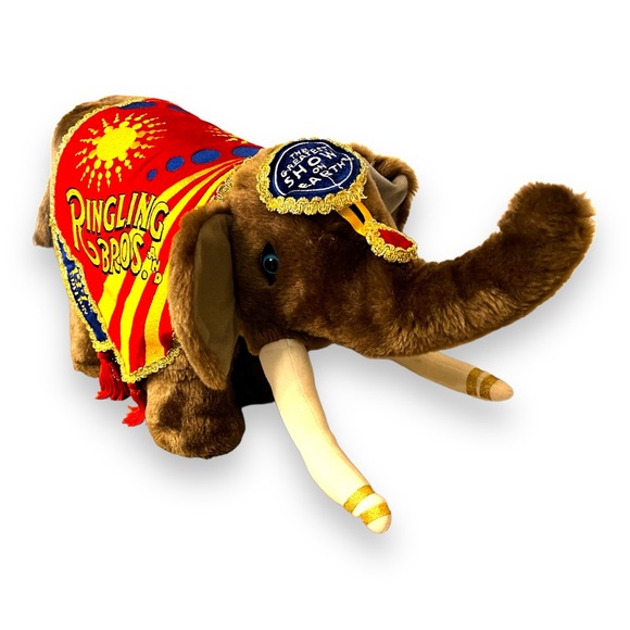 Ringling Bros and Barnum & Bailey Circus Elephant Plush 137th Edition - Picture 3 of 7